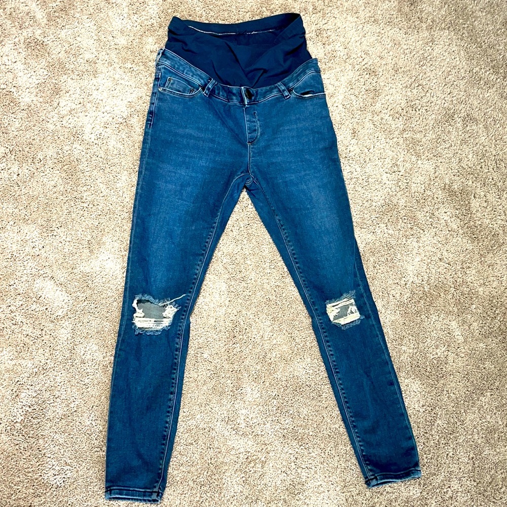 Ripped skinny maternity jeans